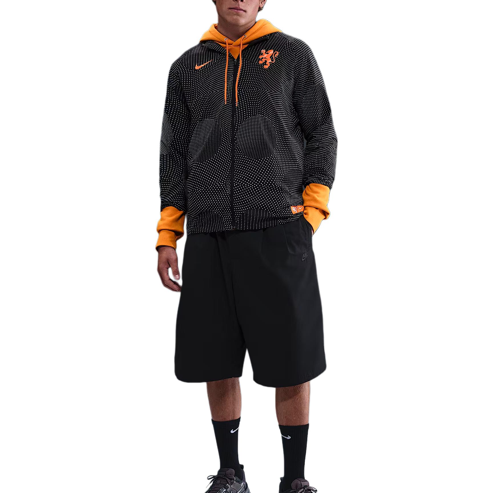 

Nike Куртка мужская черная с оранжевым, Black/Safety Orange
