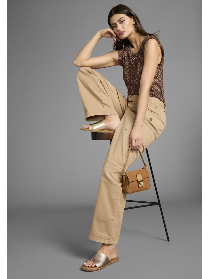 

Футболка Laura Scott