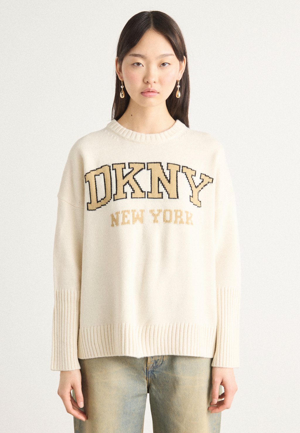 

Джемпер VARSITY LOGO CREW NECK RELAXED DKNY, песочный