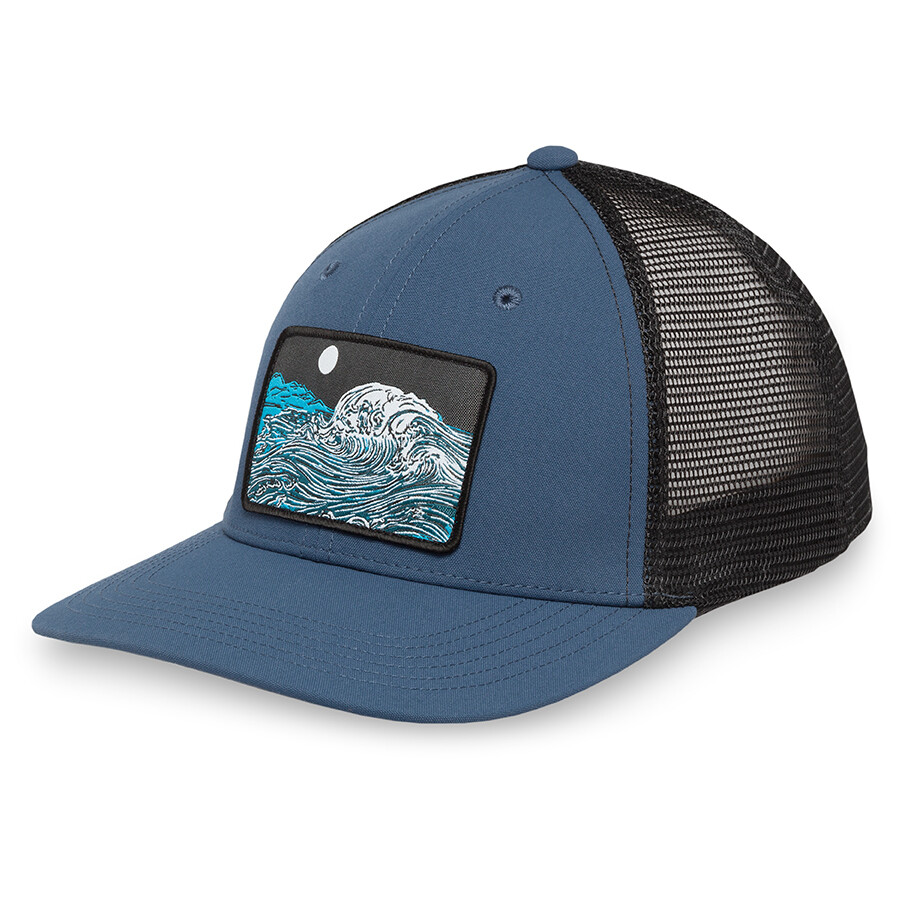 

Кепка Sunday Afternoons Artist Series Patch Trucker, цвет Crashing Wave