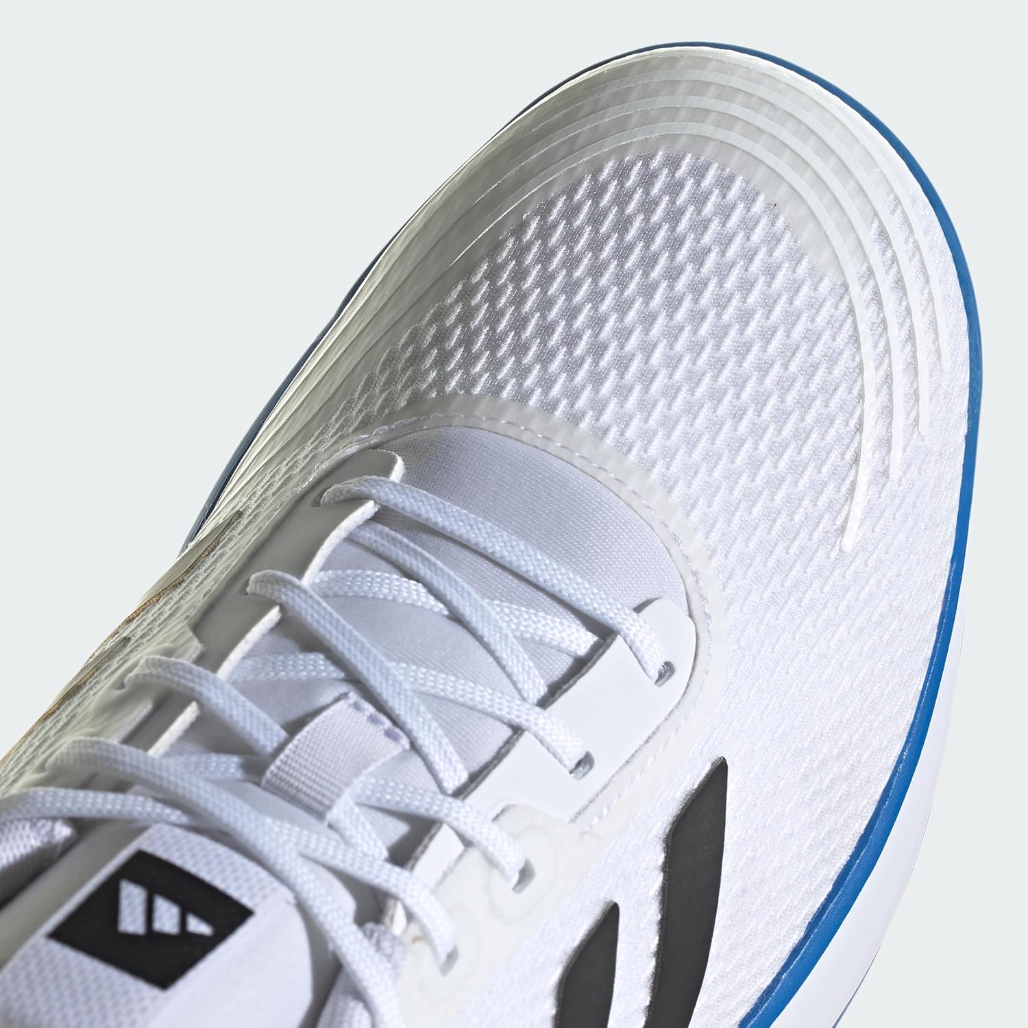 Мужские кроссовки Adidas Novaflight Sustainable, белый/черный — фото 4