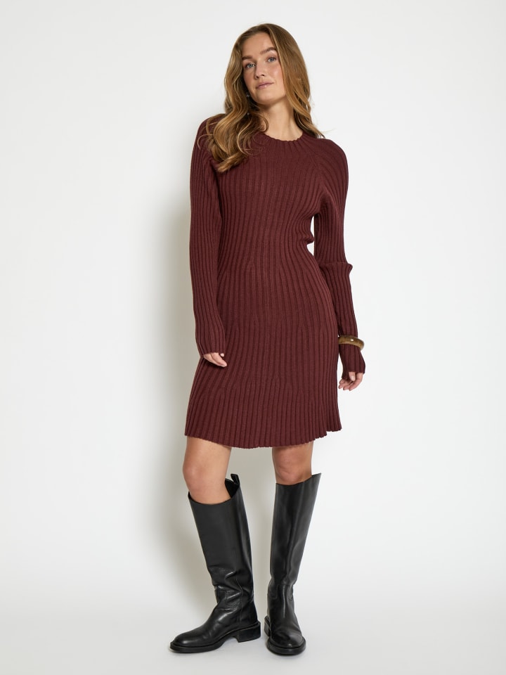 

Короткое платье Peppercorn