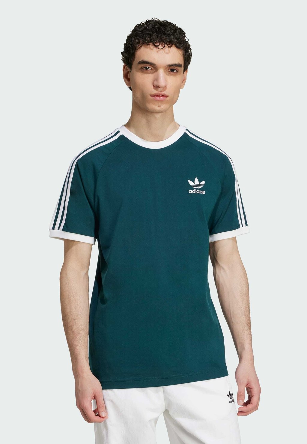 

Футболка с принтом STRIPES Adidas Originals, белый