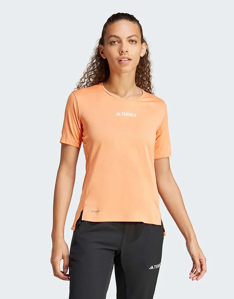 

Многофункциональная футболка Terrex янтарного цвета adidas