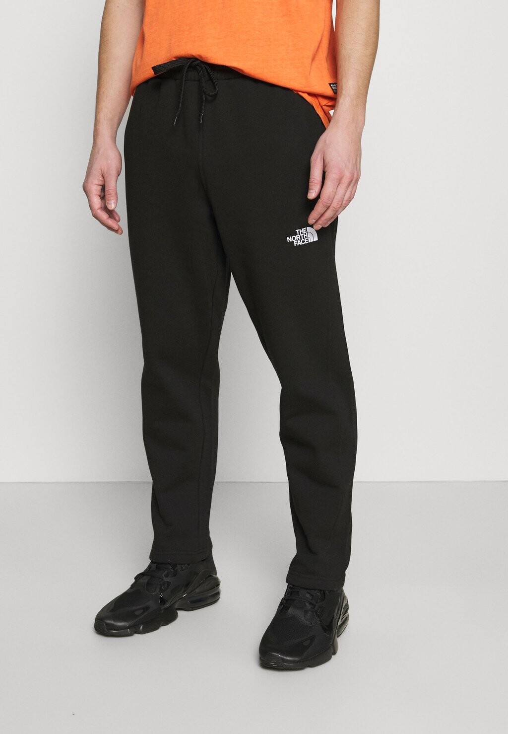 

Спортивные брюки STANDARD PANT The North Face, черный