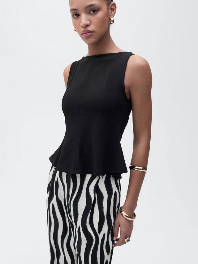 

Coqui топ с пикантными швами и баской Mango, Black