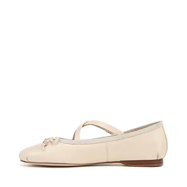 

Балетки Womens Circus NY by Sam Edelman Zuri Ballet Flat, цвет Vanilla