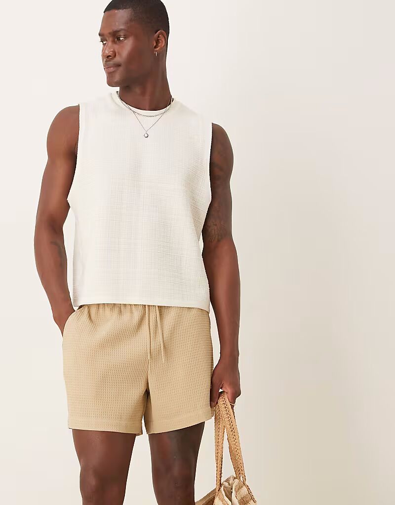 

ASOS DESIGN укороченные вафельные шорты бежевого цвета
