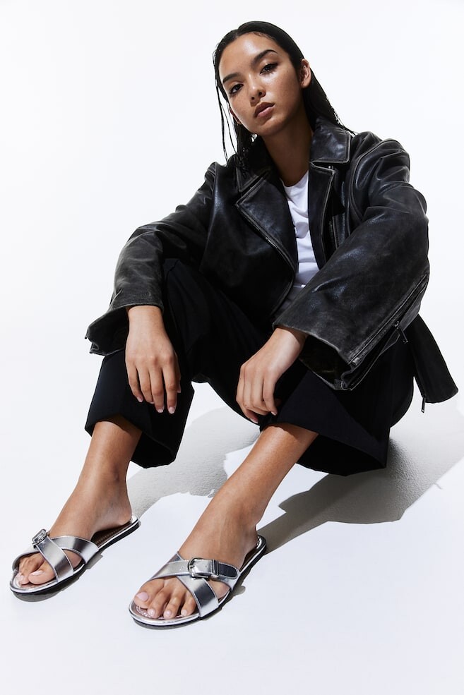 

Сандалии с пряжкой H&M, серебряный
