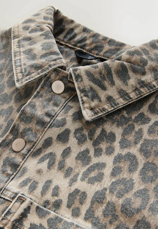 Платье из денима в стиле милитари, укороченное Next, Leopard Print — фото 2
