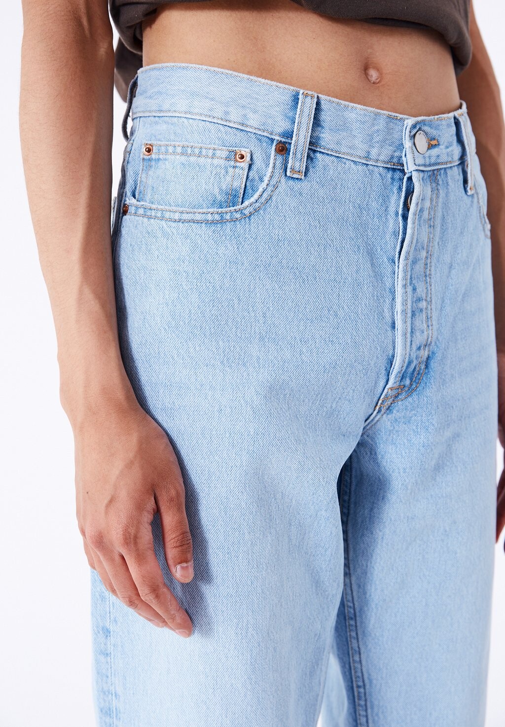 

Джинсы Straight Leg Dr.Denim, используется поток света Dash