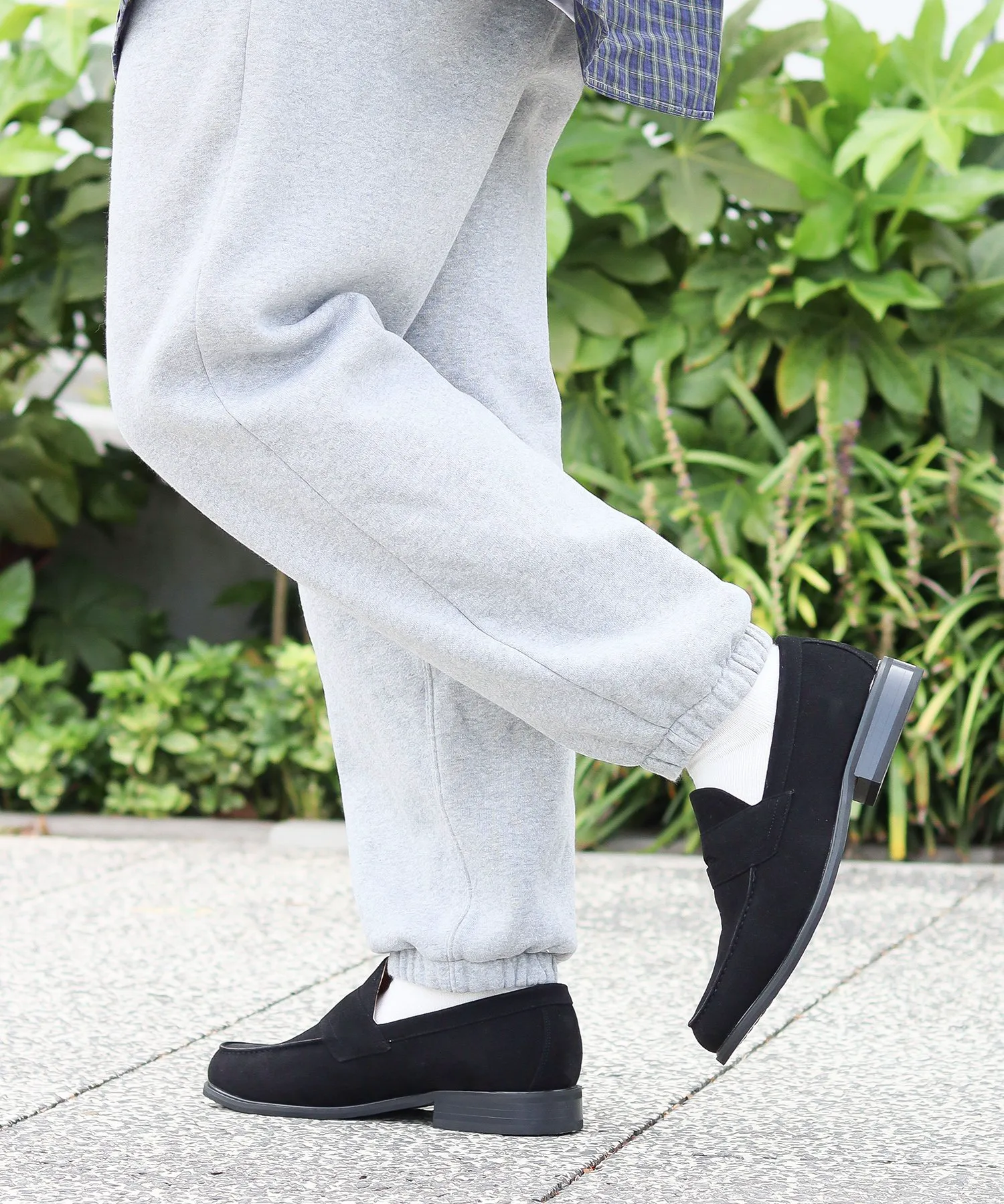 Офисные повседневные классические лоферы 803 Lassu&Friss, Black suede — фото 2