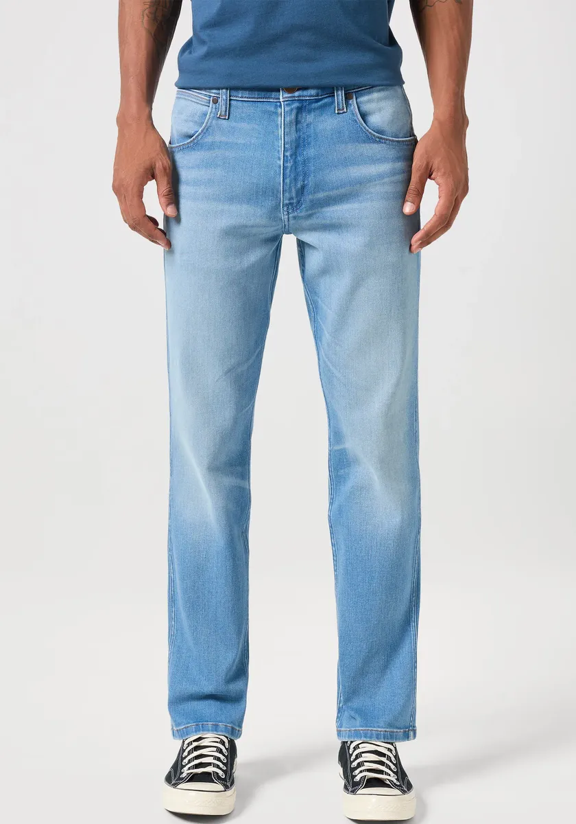 

Джинсы Wrangler с 5 карманами "GREENSBORO FREE TO STRETCH", эластичный материал, цвет Ace High
