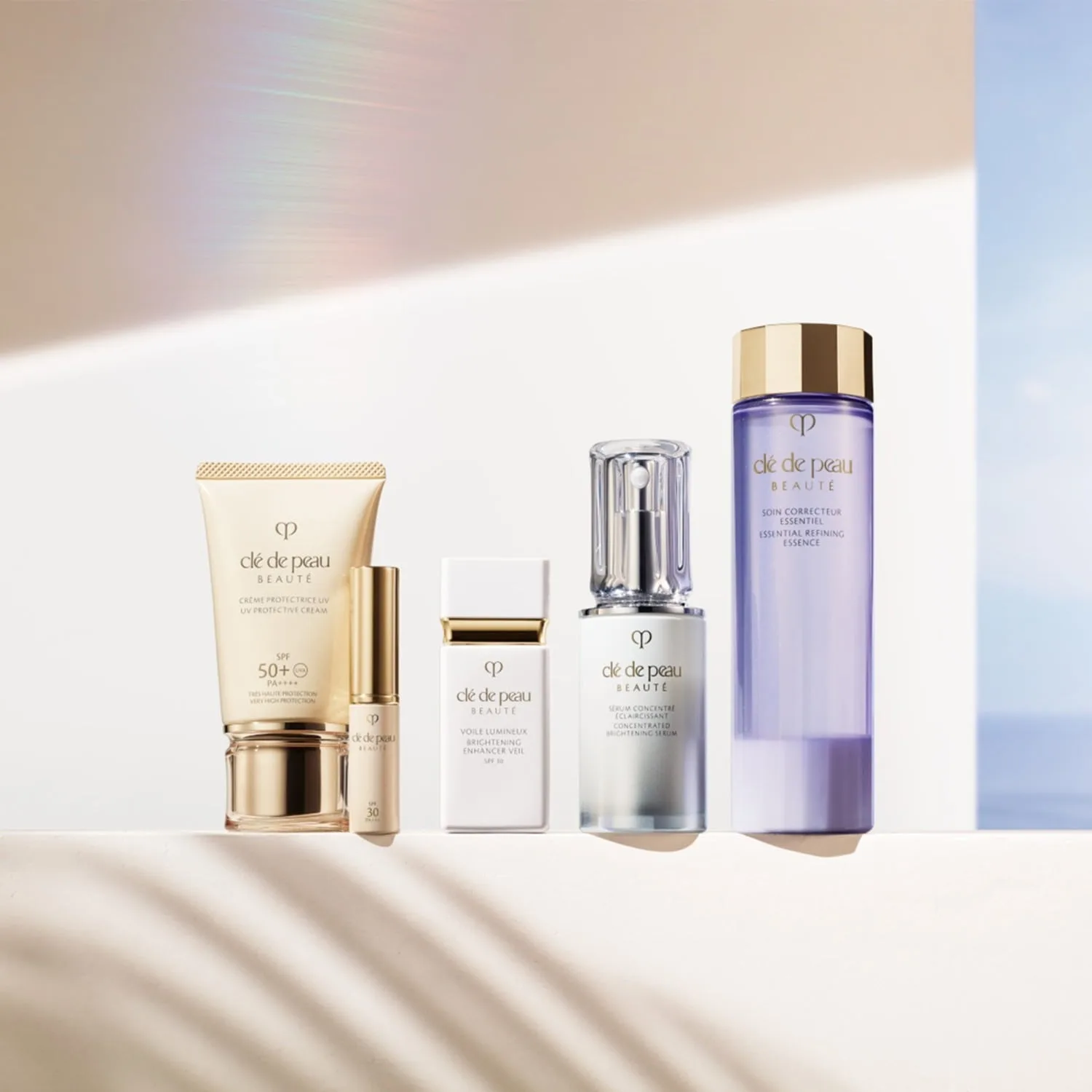 Концентрированная осветляющая сыворотка для лица в виде эмульсии Cle De Peau Beaute, 40 мл — фото 4