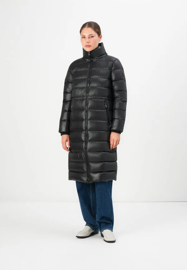 Глянцевая зимняя куртка-макси с высокой талией и пуховым поясом Tommy Hilfiger, Black — фото 4