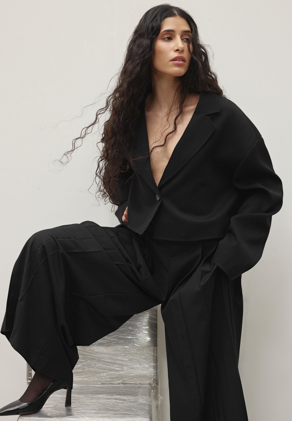 

Блейзер SHORT FRINGED NA-KD, черный
