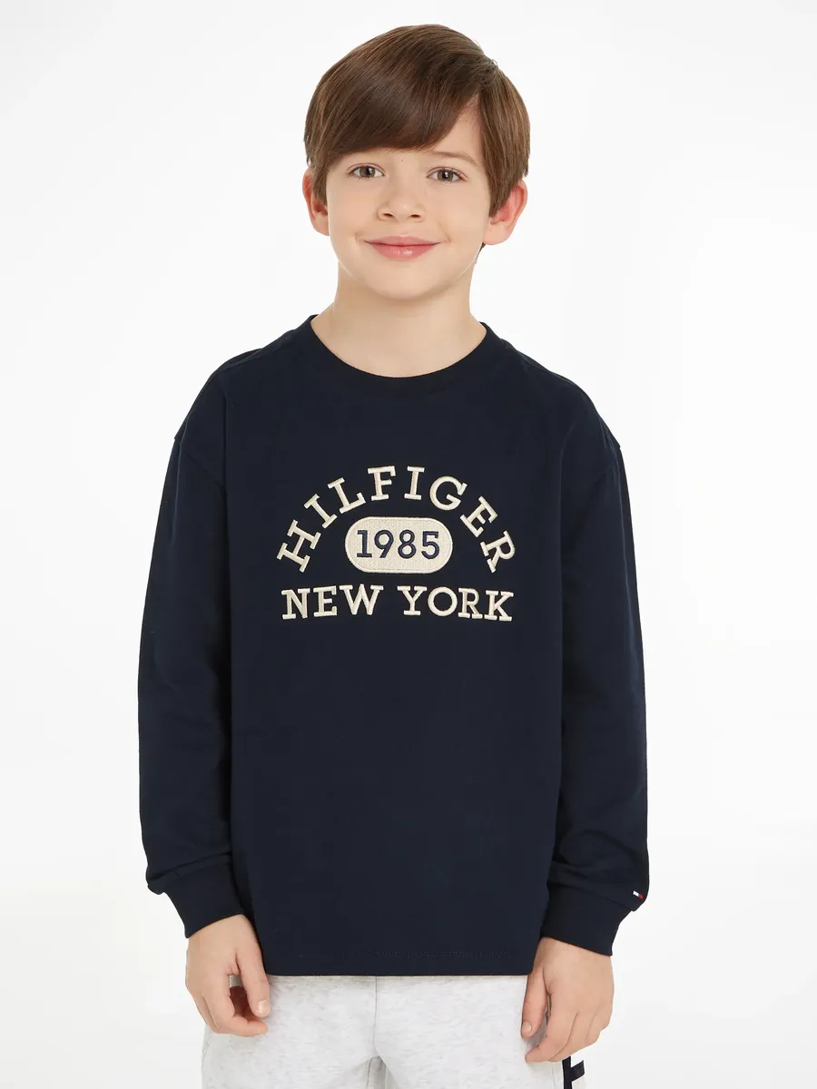 

Рубашка Tommy Hilfiger с длинными рукавами "VARSITY TEE L/S", для детей Junior MiniMe, с принтом Tommy Hilfiger 1985 Varsity, синий