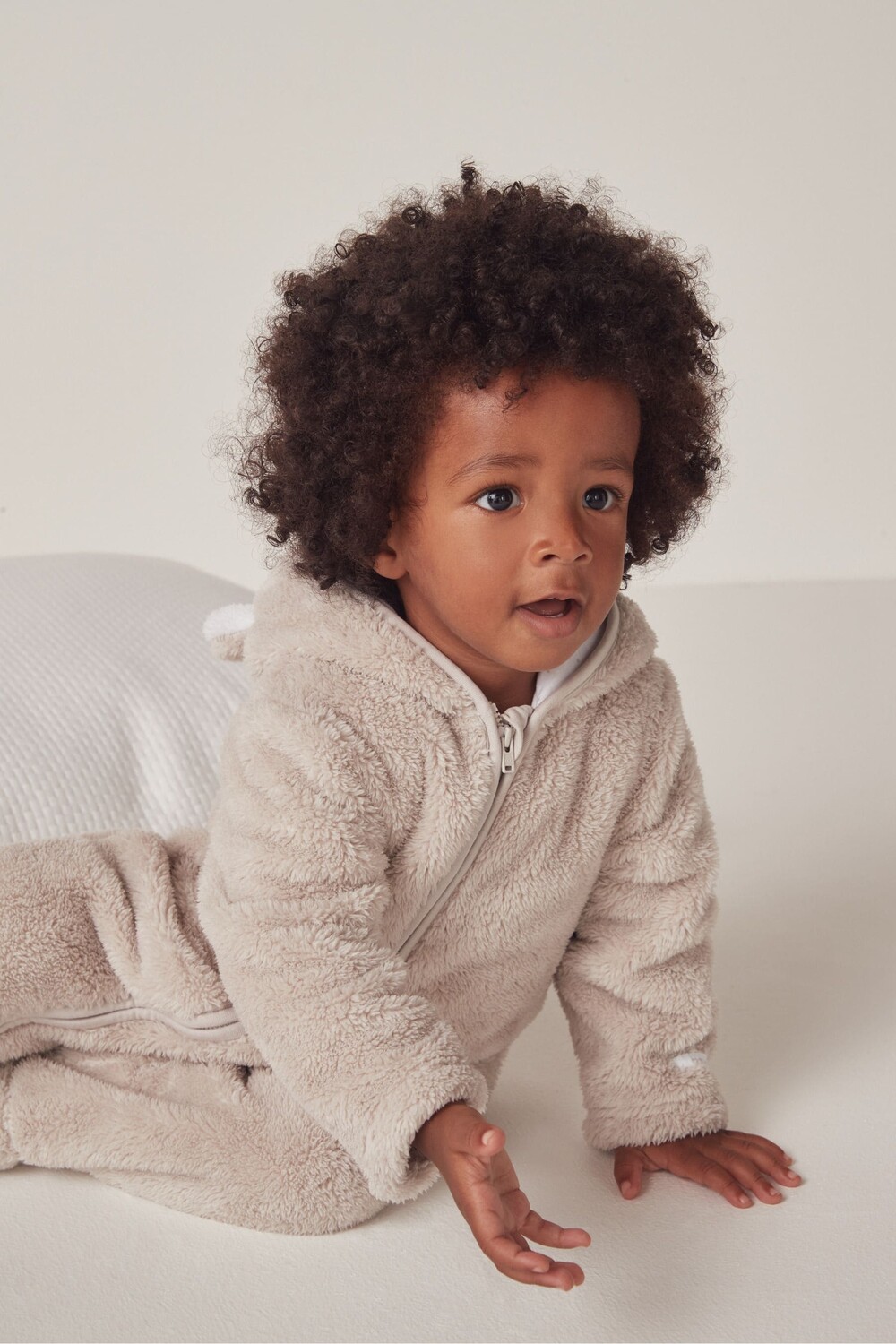 

Флисовый комбинезон с принтом Pebble The White Company, бежевый