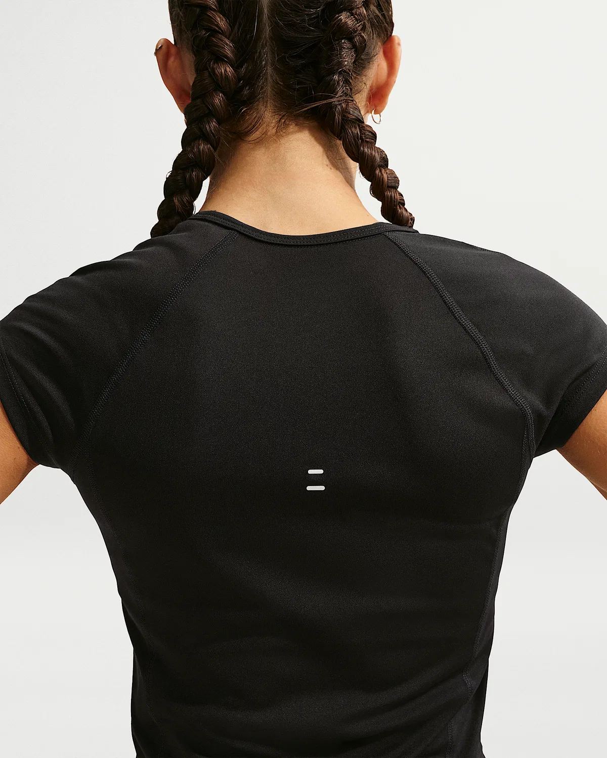 Женский топ для бега Nike Tempo Swoosh Dri-FIT с коротким рукавом, Black/White/White — фото 2