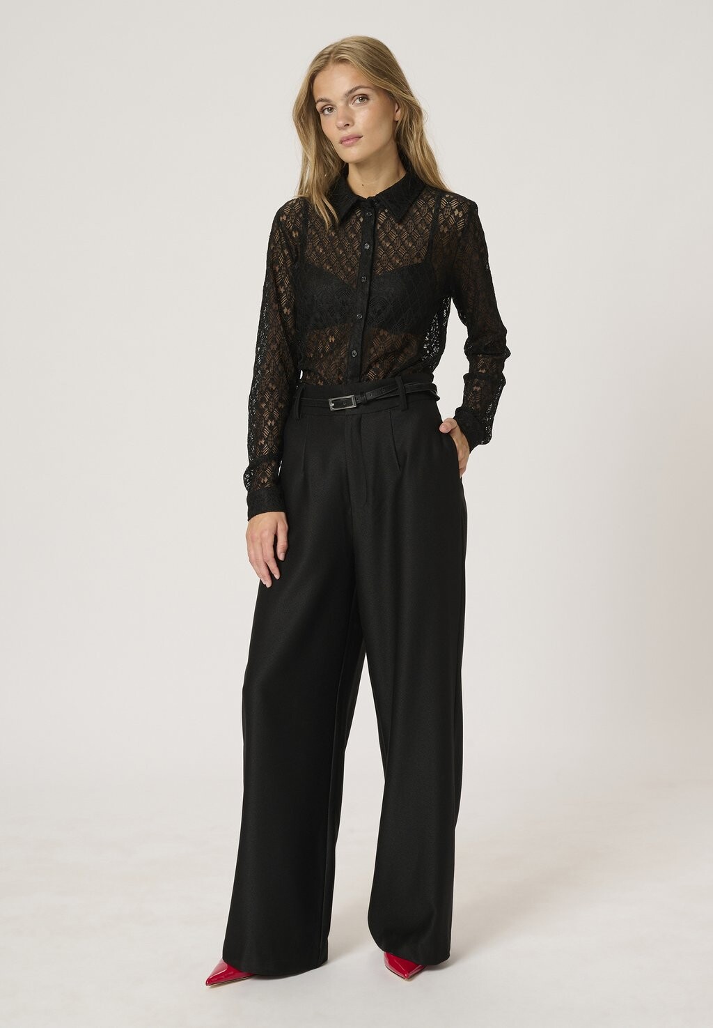 

Блузка на пуговицах VIOLA My Essential Wardrobe, черный