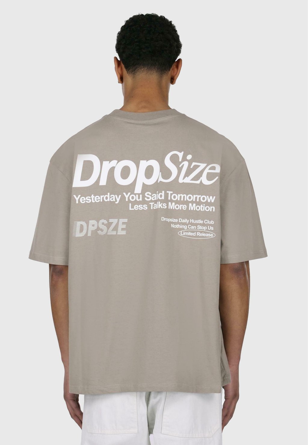 

Футболка с принтом HEAVY YESTERDAY Dropsize, серо-коричневый