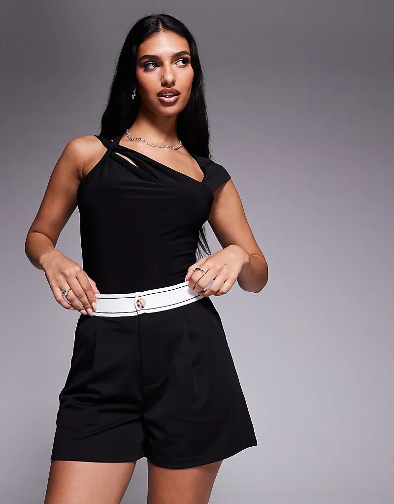 

Строгие шорты из обтягивающего твила ASOS DESIGN с поясом черного цвета
