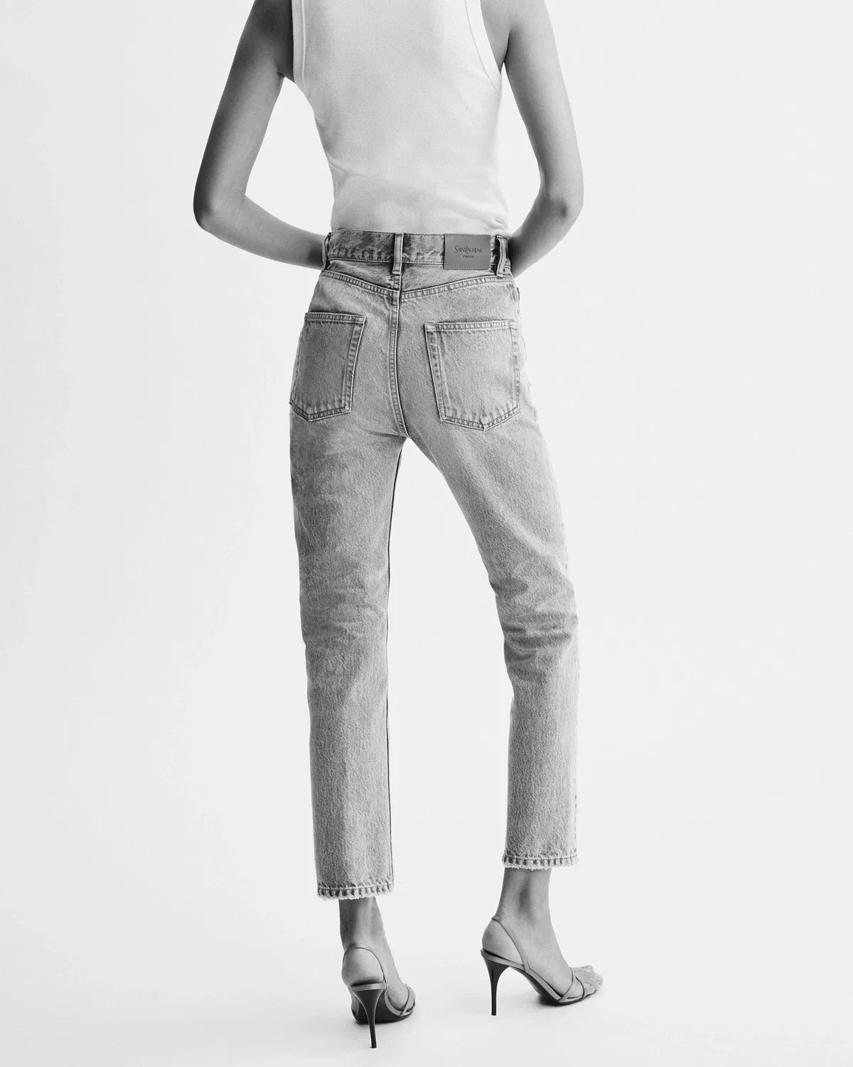 Джинсы слим укороченные с высокой посадкой в стиле 90-х SAINT LAURENT, синий — фото 2