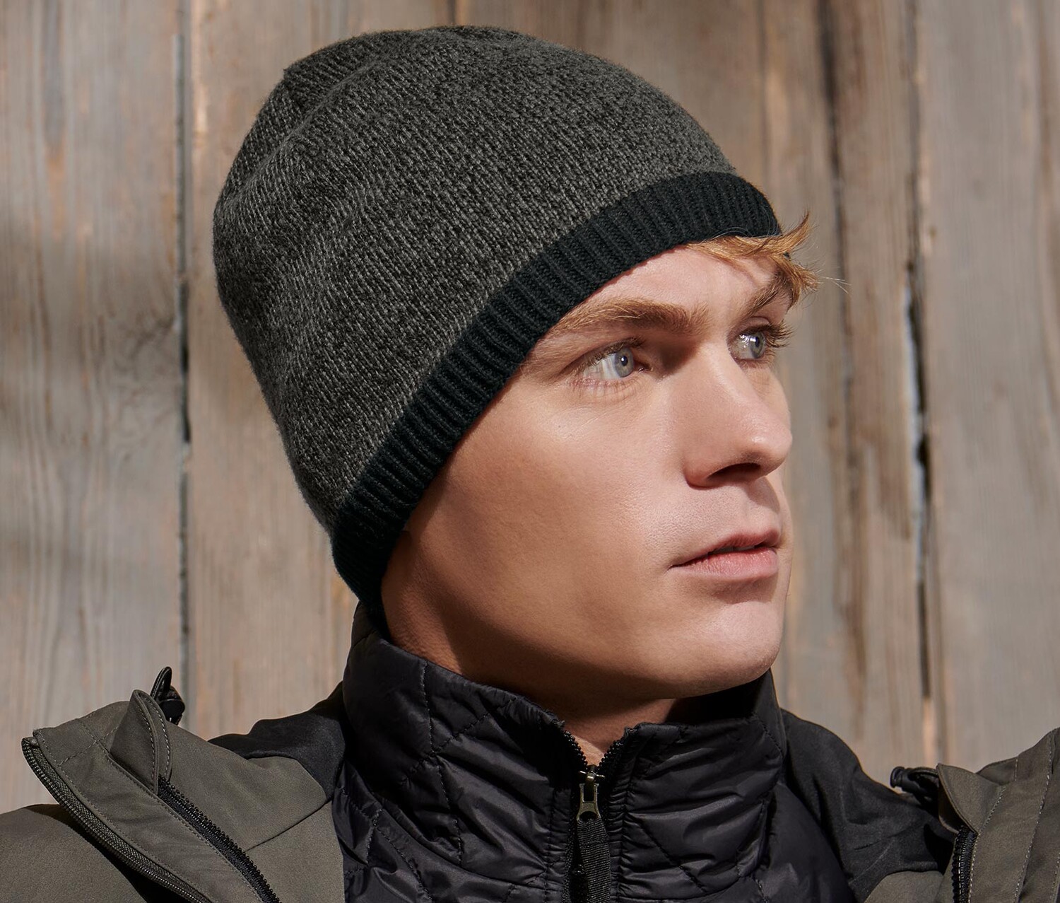 

Вязаная шапка Tchibo, серо-зеленый