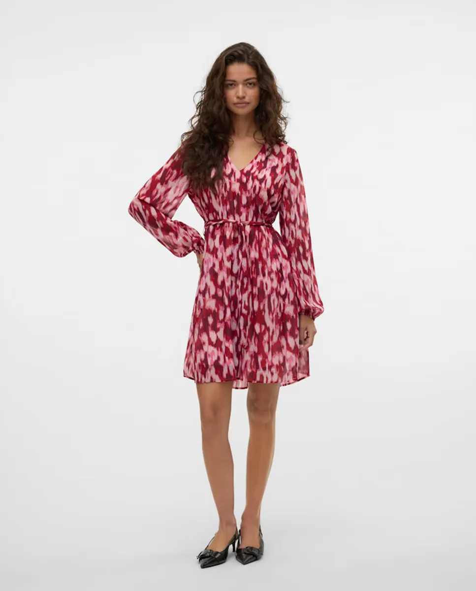 

Короткое платье из воздушной ткани Vero Moda, фуксия