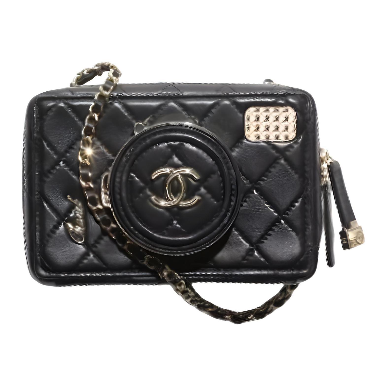 

CHANEL Косметичка из овчины