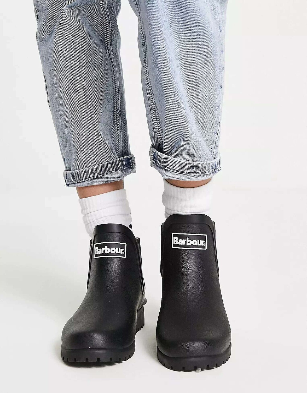 Резиновые женские сапоги Barbour Wilton челси короткие, черный — фото 4