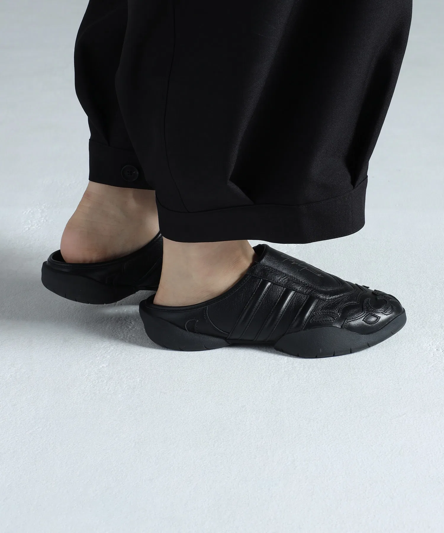 Унисекс кожаные сандалии-мюли Y-3 REGU чёрные