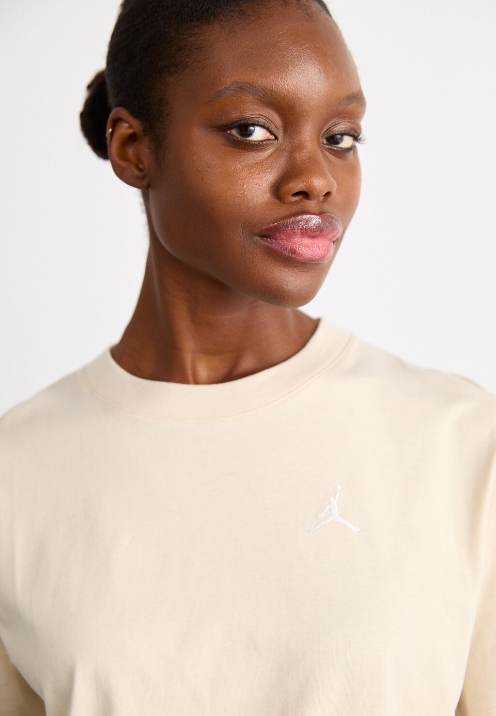 

Базовая футболка ESSEN TEE CORE Jordan, коричневый