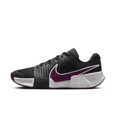 

Кроссовки Nike GP Challenge Pro, цвет Dark Smoke Grey/Black/Photon Dust/Sangria