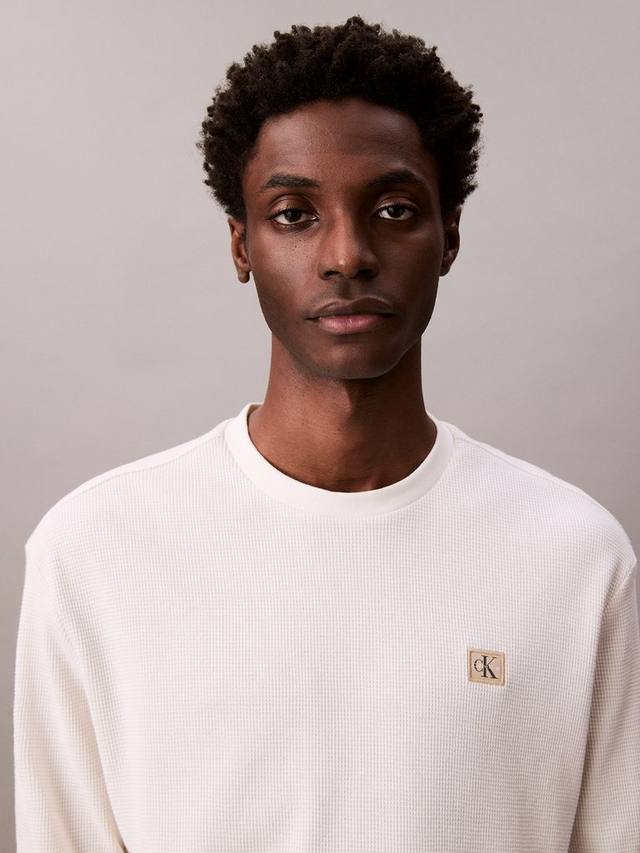 Футболка с круглым вырезом и декоративной нашивкой Calvin Klein, Tofu — фото 3