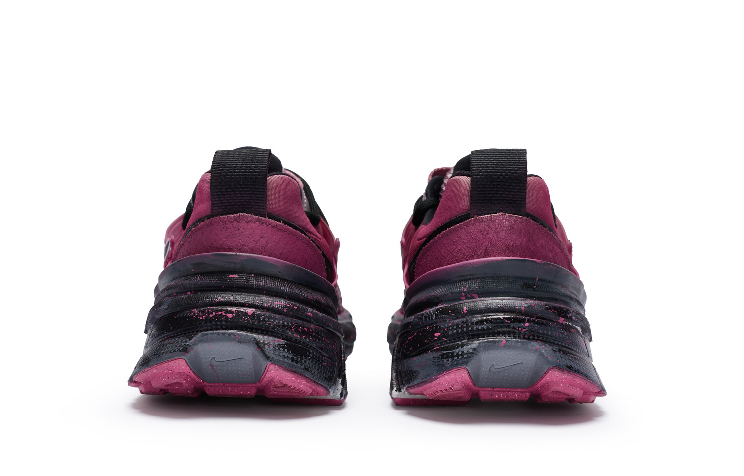 Кроссовки для бега V2K Run женские с низким верхом розово-серые Nike — фото 2