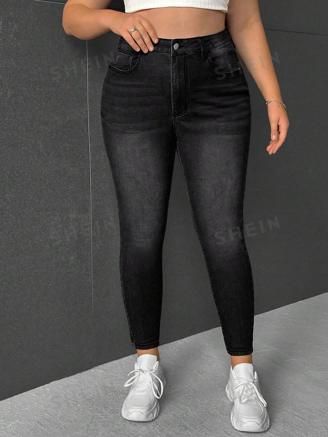 

EZwear Plus Однотонные джинсы скинни Shein, черный