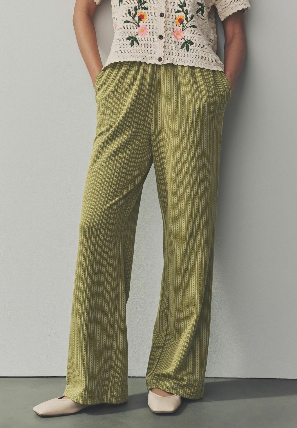 

Брюки TEXTURED STRIPE WIDE Next, зеленый