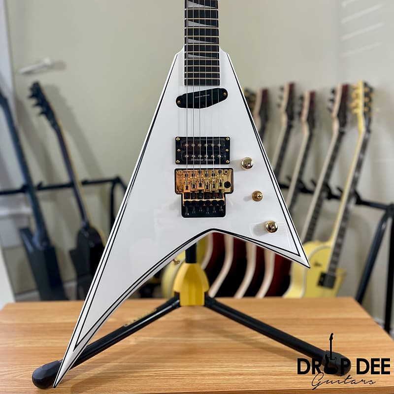 

Электрогитара Jackson Concept Series Rhoads RR24 HS Electric Guitar w/ Case - White w/ Black Pinstripes