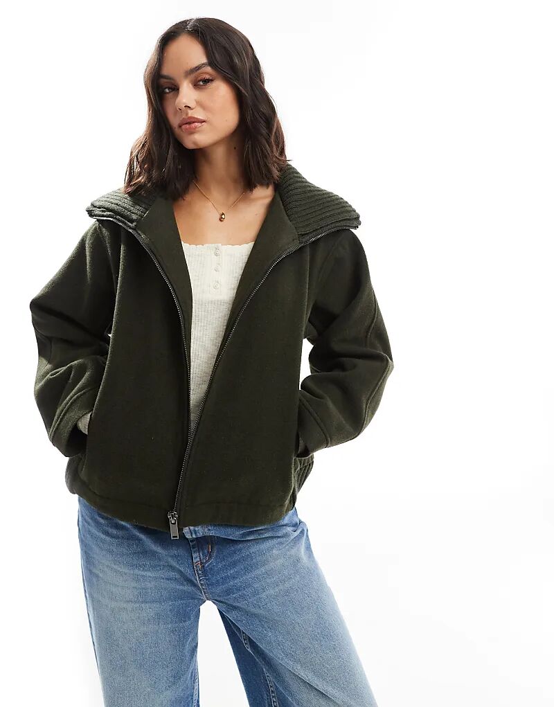 

Короткое пальто с трикотажным воротником цвета хаки ASOS DESIGN