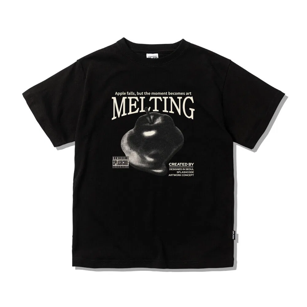 Детская чёрная футболка с принтом Melting Apple от Splash Code