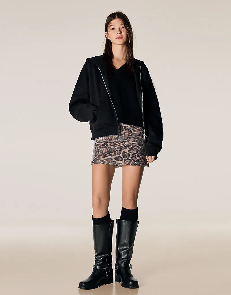 

Коричневая мини-юбка с пайетками Bershka