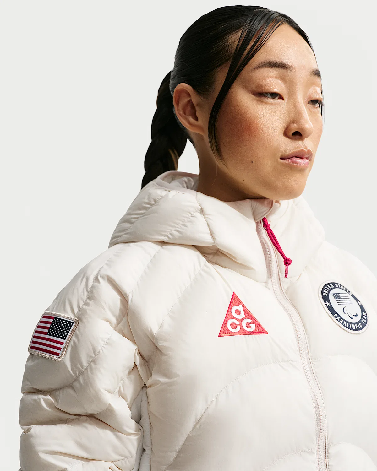 Женская куртка Therma-FIT ADV Nike ACG x United States Paralympic Team, Light Orewood Brown/Summit White/Obsidian/Chile Red — фото 3