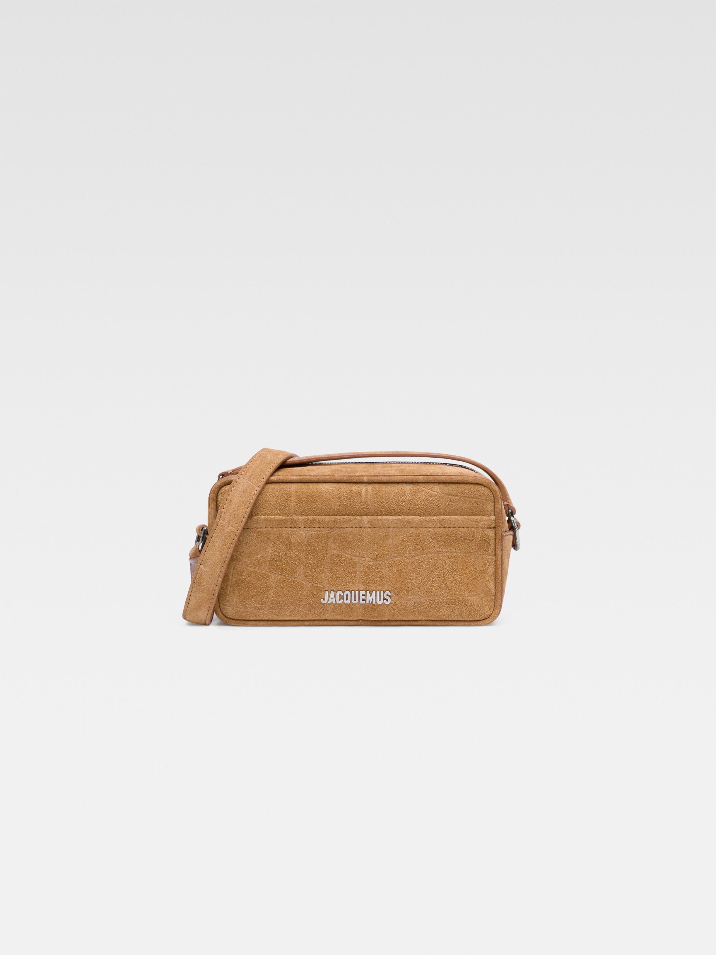 

Кожаная сумка для фотокамеры JACQUEMUS The Baneto, кэмел, Бежевый, Кожаная сумка для фотокамеры JACQUEMUS The Baneto, кэмел