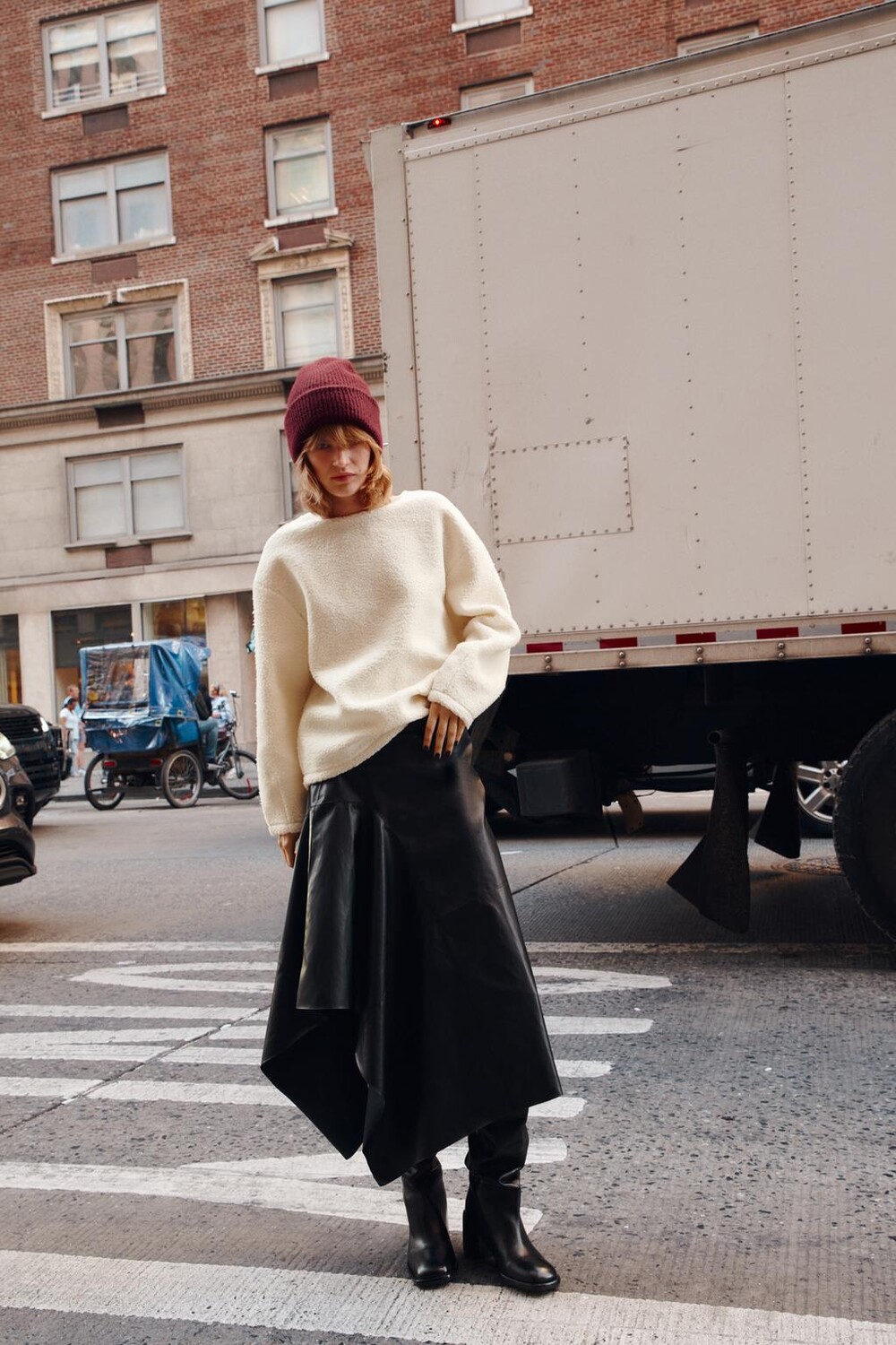 

Вязаная шапка с отворотом ZARA, бордовый