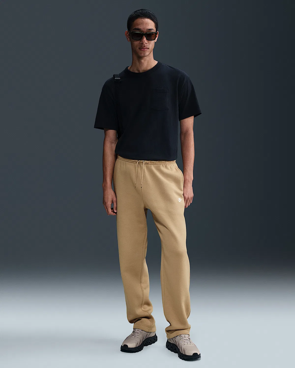 Мужские флисовые штаны Nike Club с открытым низом, Parachute Beige/Parachute Beige/White
