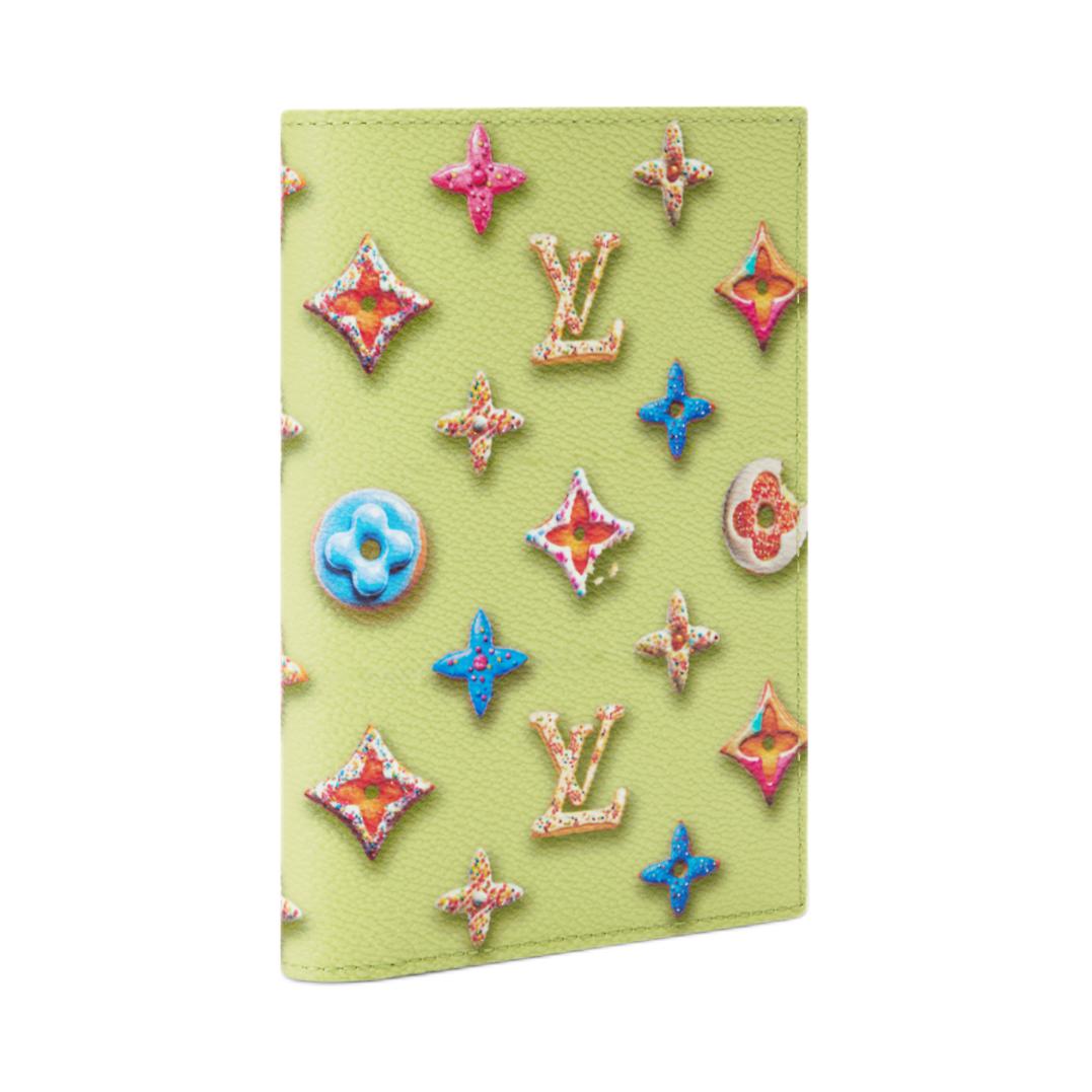 LOUIS VUITTON Обложка для паспорта из искусственной кожи и покрытого холста Men's Pistachios Green — фото 2