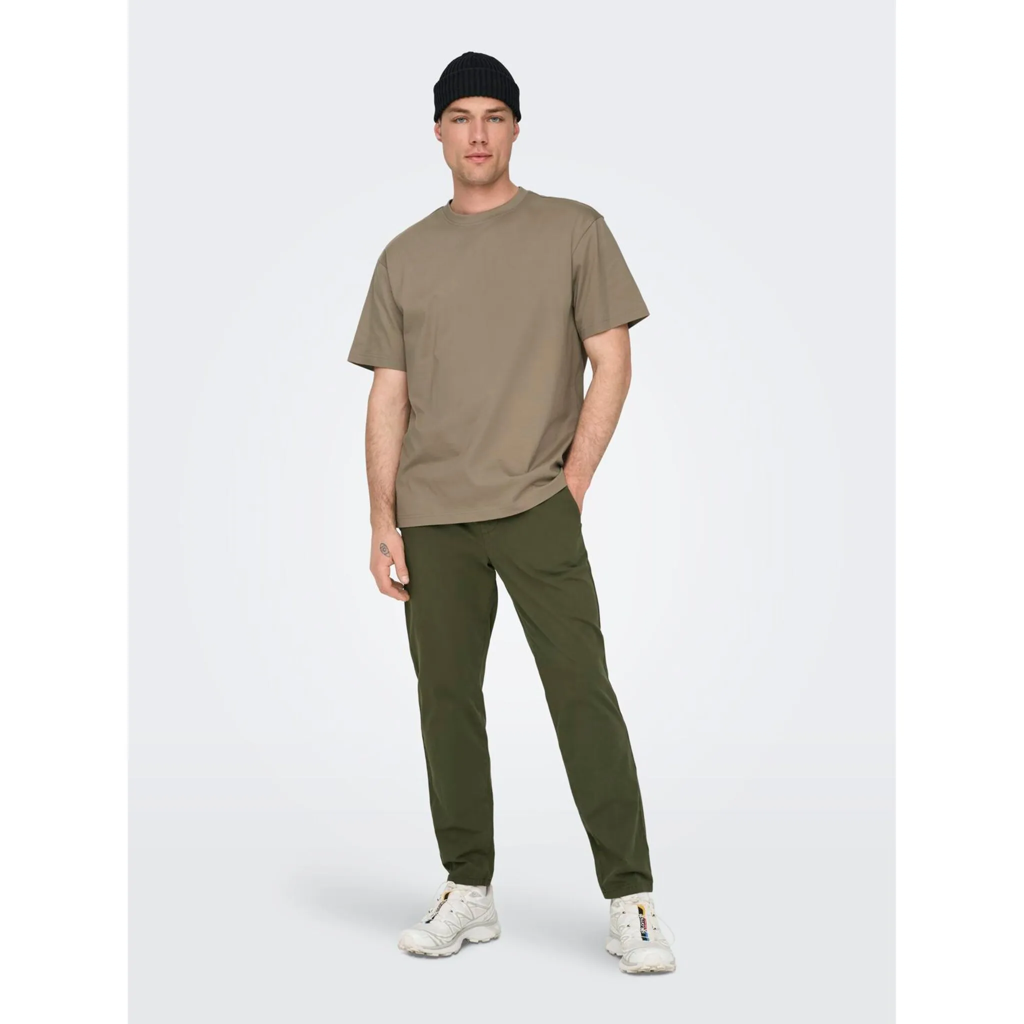 

Рубашка ONLY & SONS с круглым вырезом "ONSFRED RLX SS TEE", серый