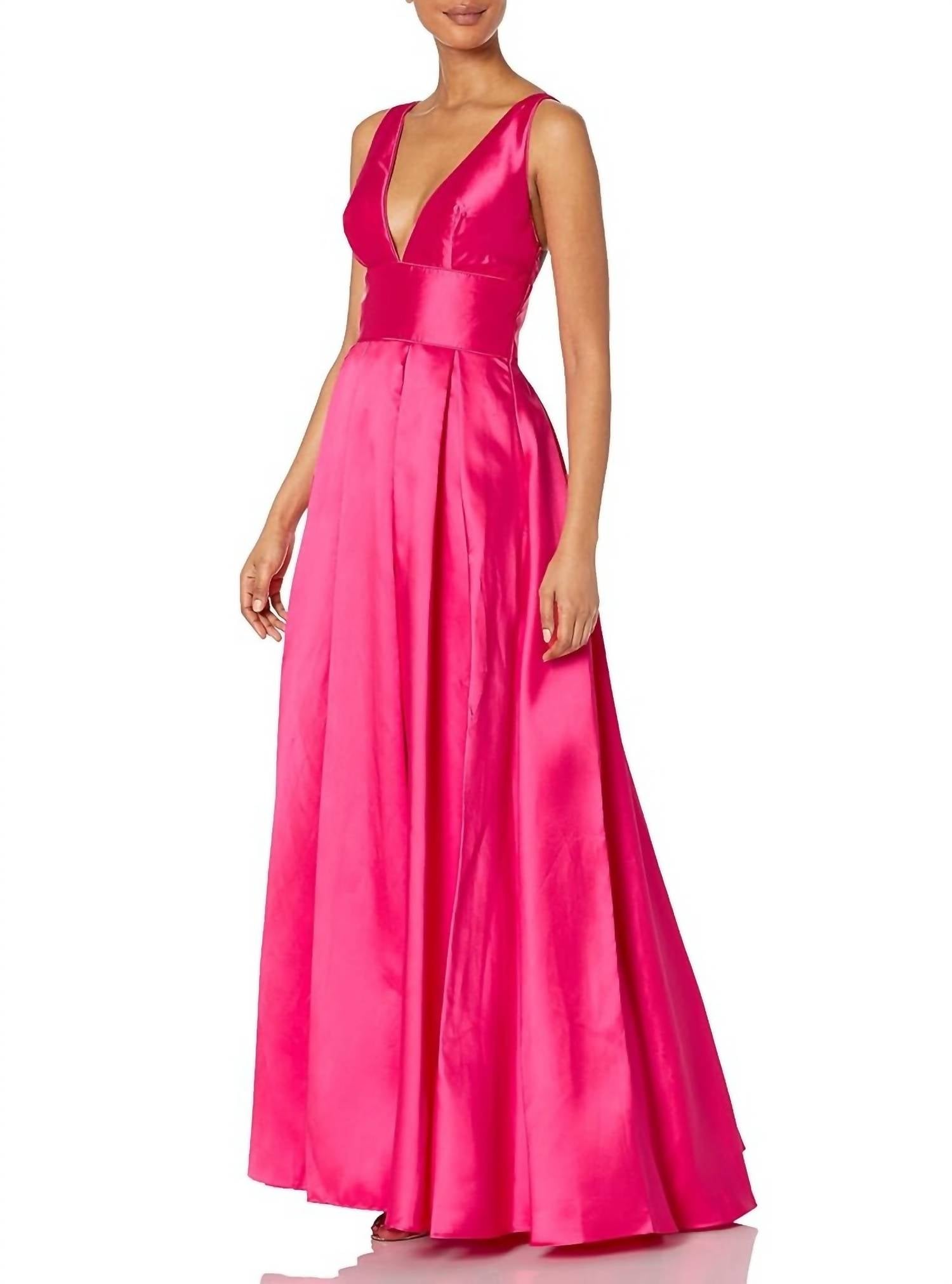 

Атласное вечернее платье в помадном цвете Mac Duggal