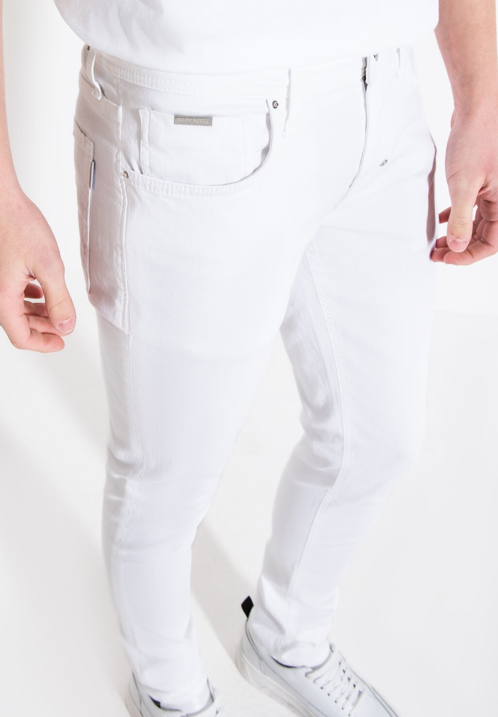 

Джинсы Tapered Fit Ozzy Antony Morato, кремово-белый